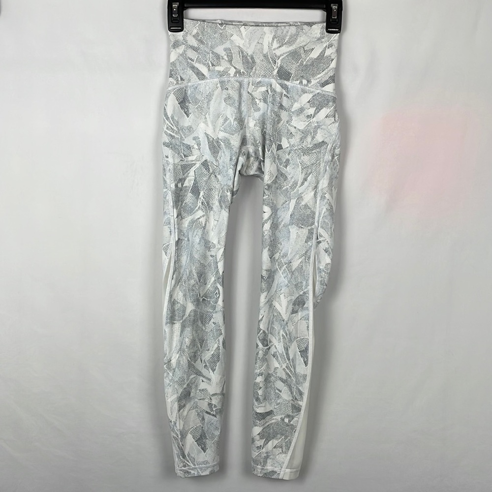 Lululemon White and Gray Pattern High Waist Leggings w/Drawcord & Pocket- Size 4